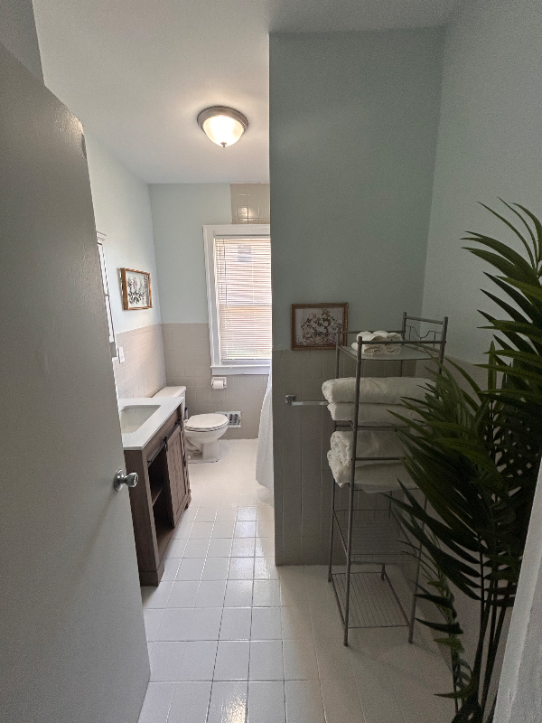 875 Philip St - Photo 7 of 12