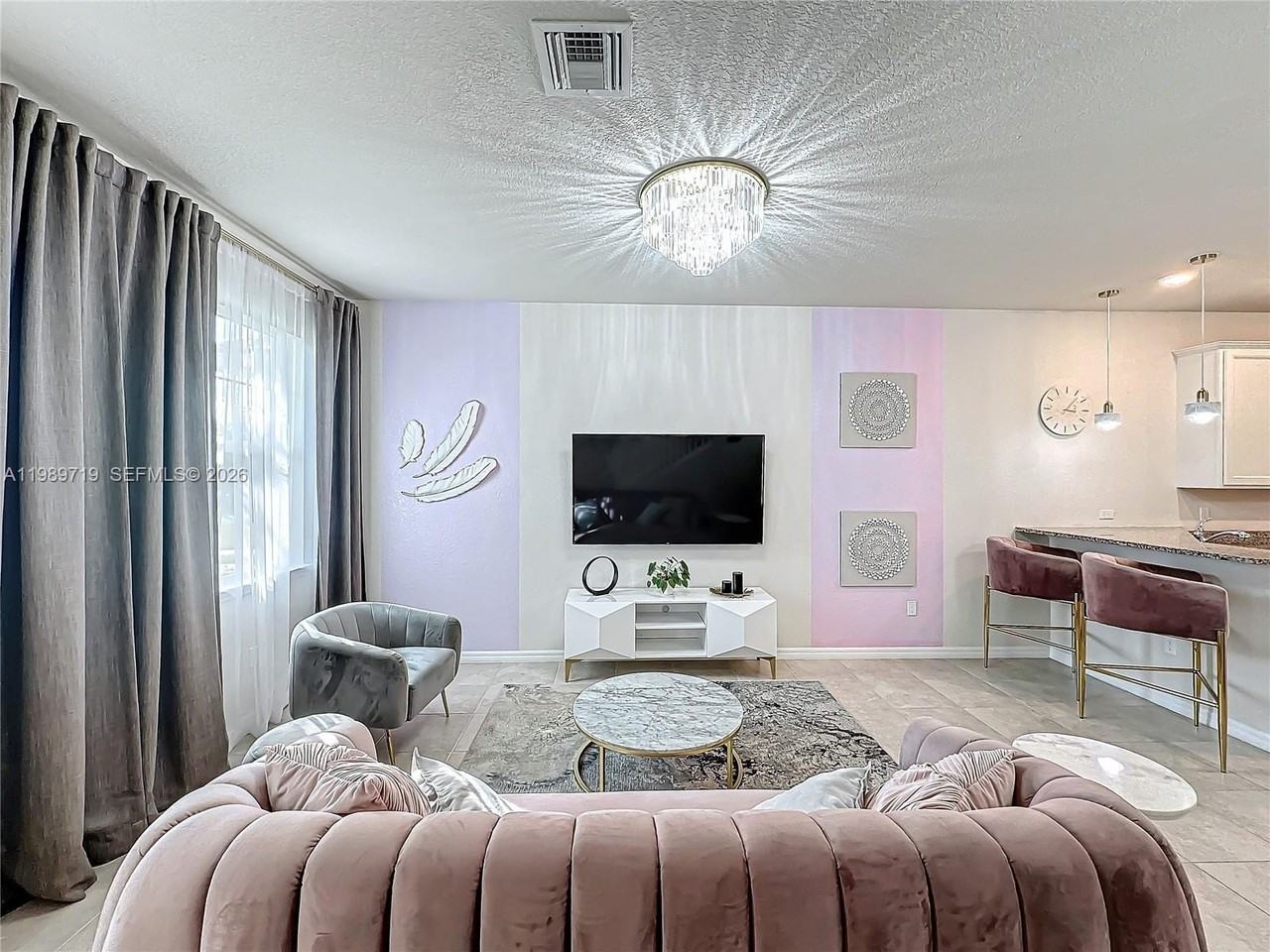 1240 Eucalyptus Dr #4 - Photo 3 of 28