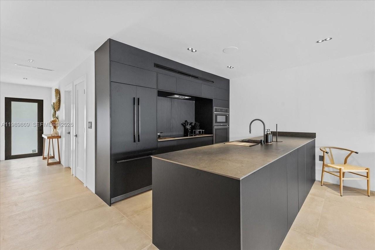 3786 Ne 167th St #49 - Photo 6 of 31