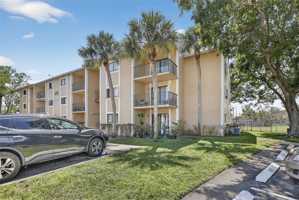 featured image of 400 Palm Cir W #306