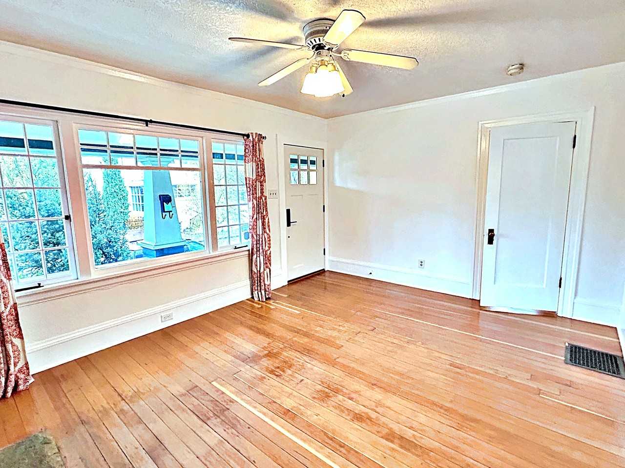 858 N Stafford St #1 - Photo 6 of 25