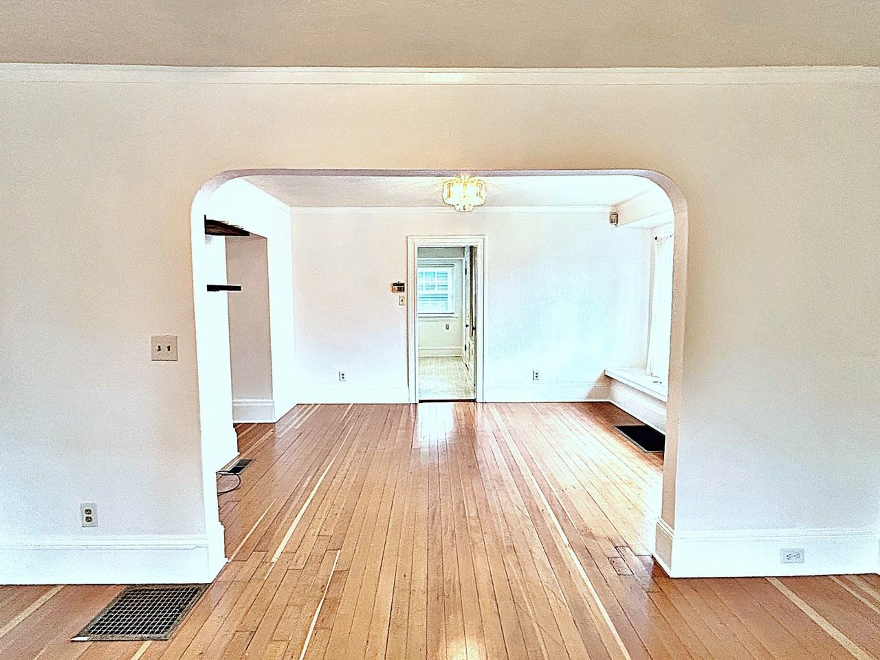 858 N Stafford St #1 - Photo 7 of 25