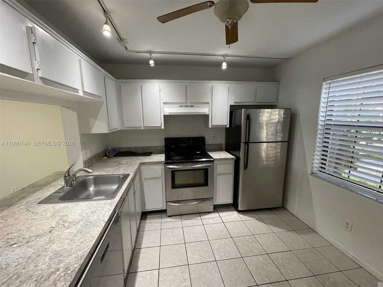 10508 Nw 6th St #10508 - Photo 5 of 31