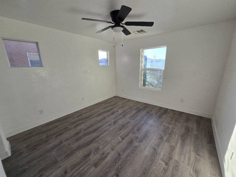 5117 S 15th Pl - Photo 2 of 9