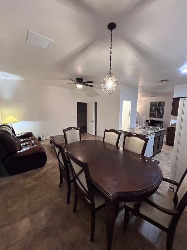5117 S 15th Pl - Photo 4 of 9