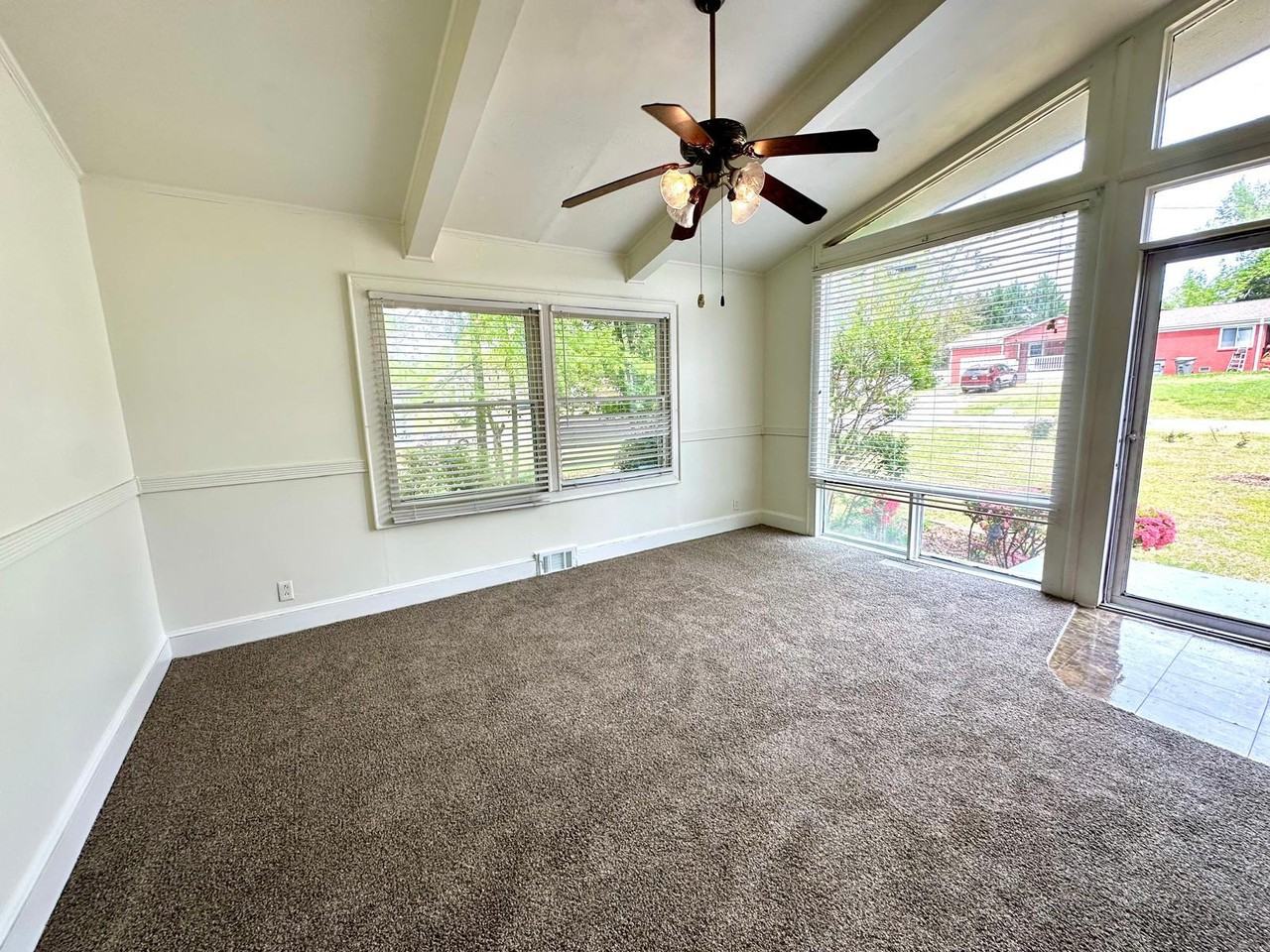 1003 Robinhood Ln #1 - Photo 3 of 36