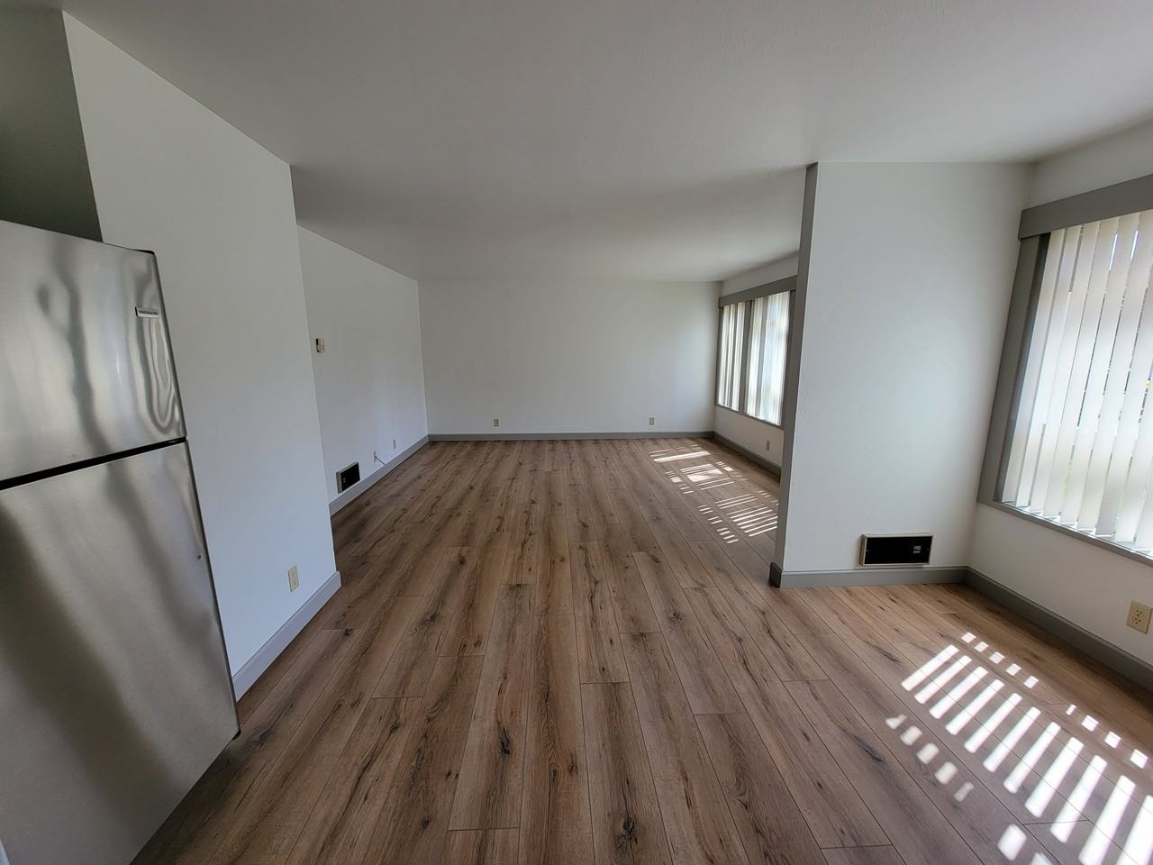 2204 Assumption St - Photo 3 of 9