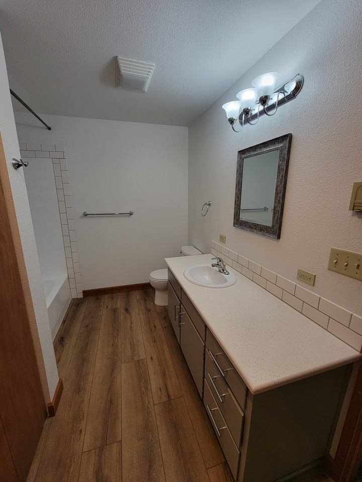 2204 Assumption St - Photo 5 of 9