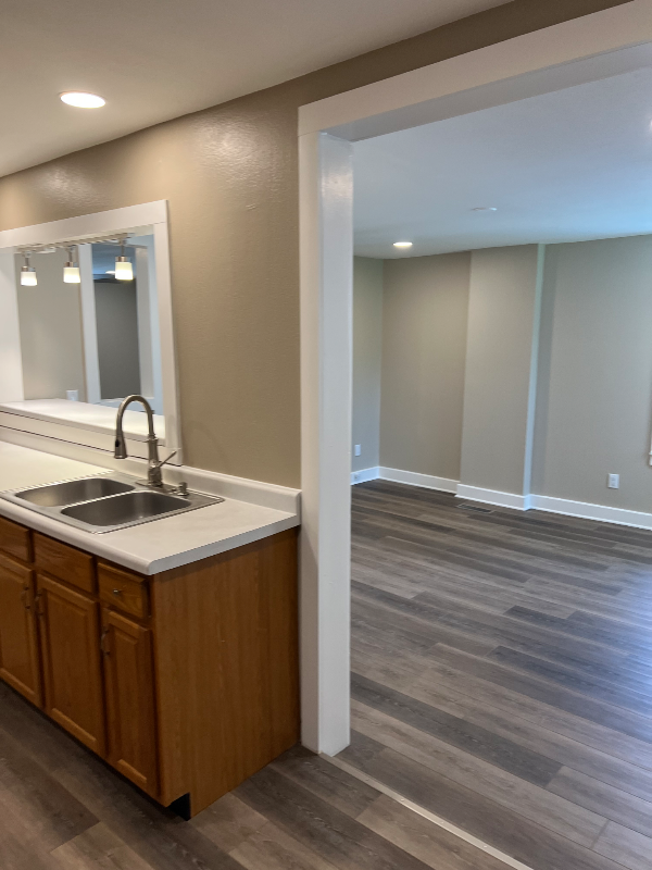 692 W 5th St - Photo 6 of 14