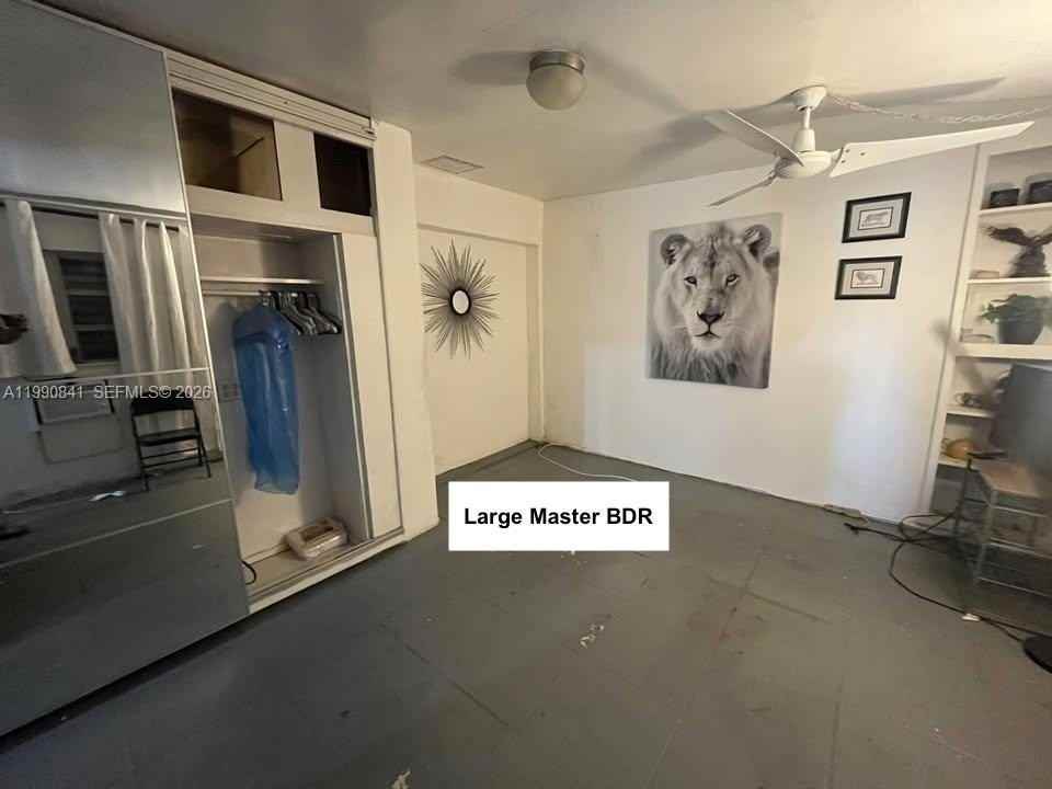 22XX Sw 42nd St #C - Photo 2 of 4