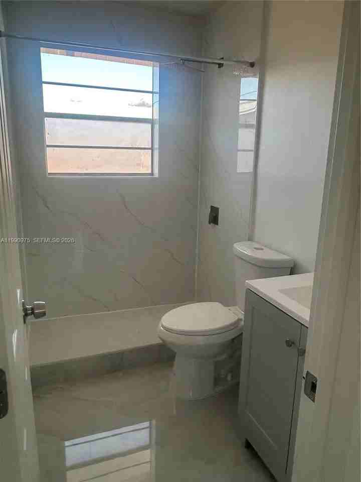 2100 N 14th Ave #1-2 - Photo 7 of 10