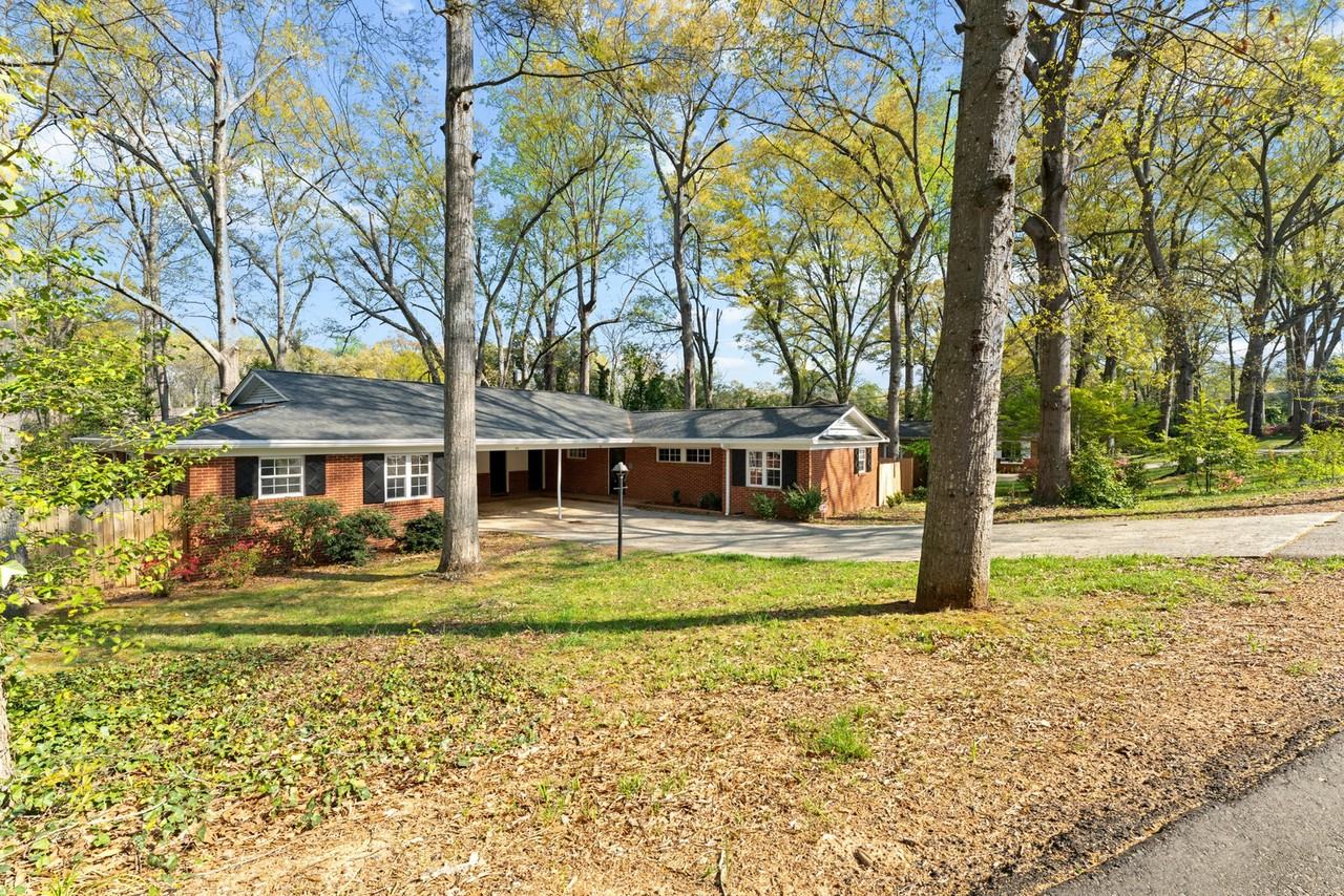 34 Knoxbury Ter - Photo 2 of 24