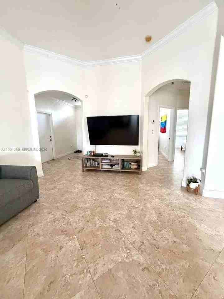 15391 Sw 17th Ter - Photo 3 of 16