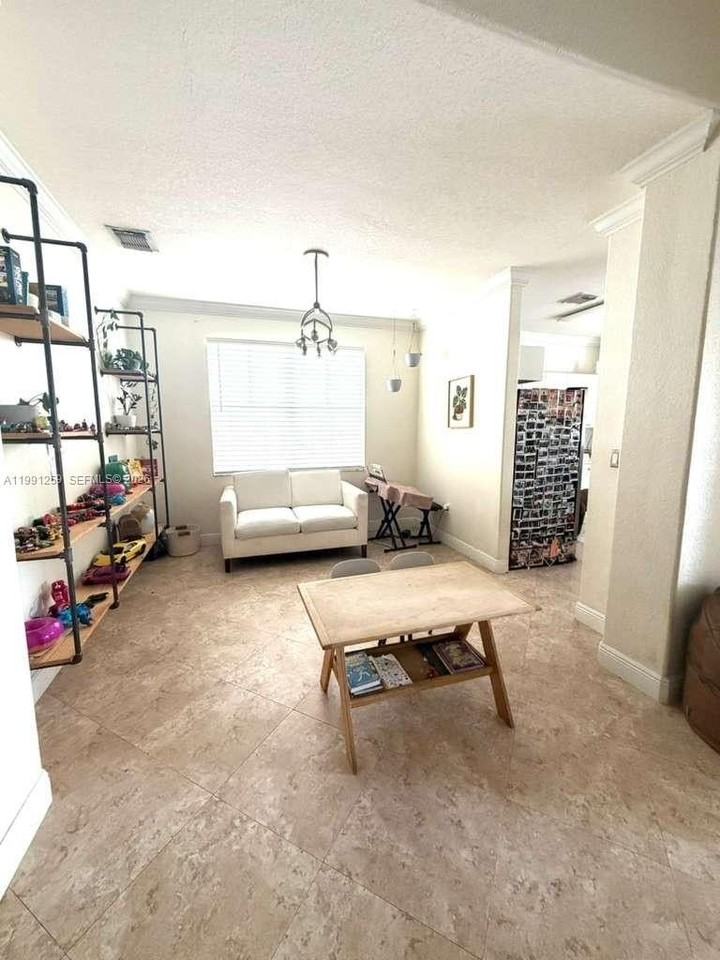 15391 Sw 17th Ter - Photo 4 of 16