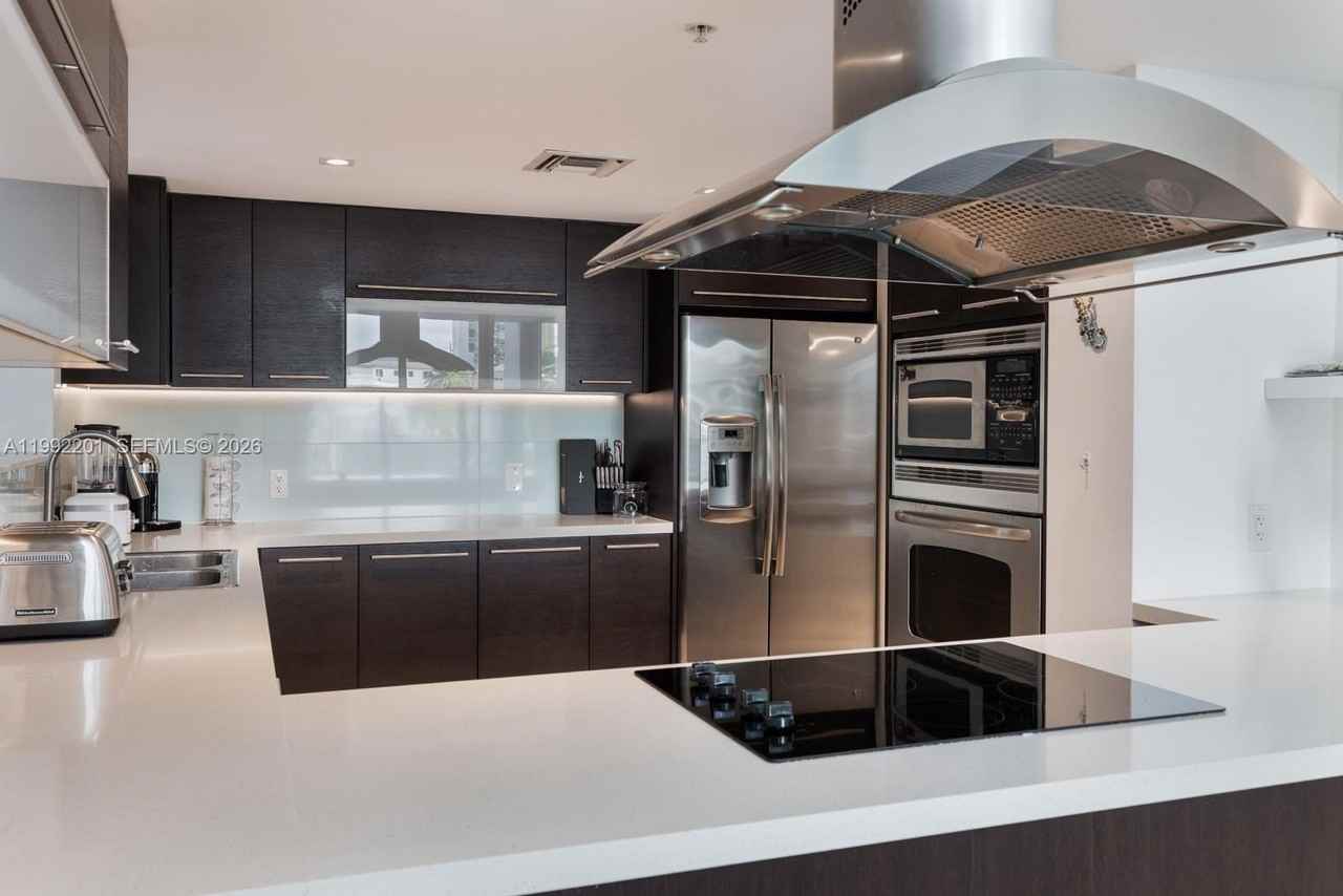 7928 East Dr #106 - Photo 6 of 44