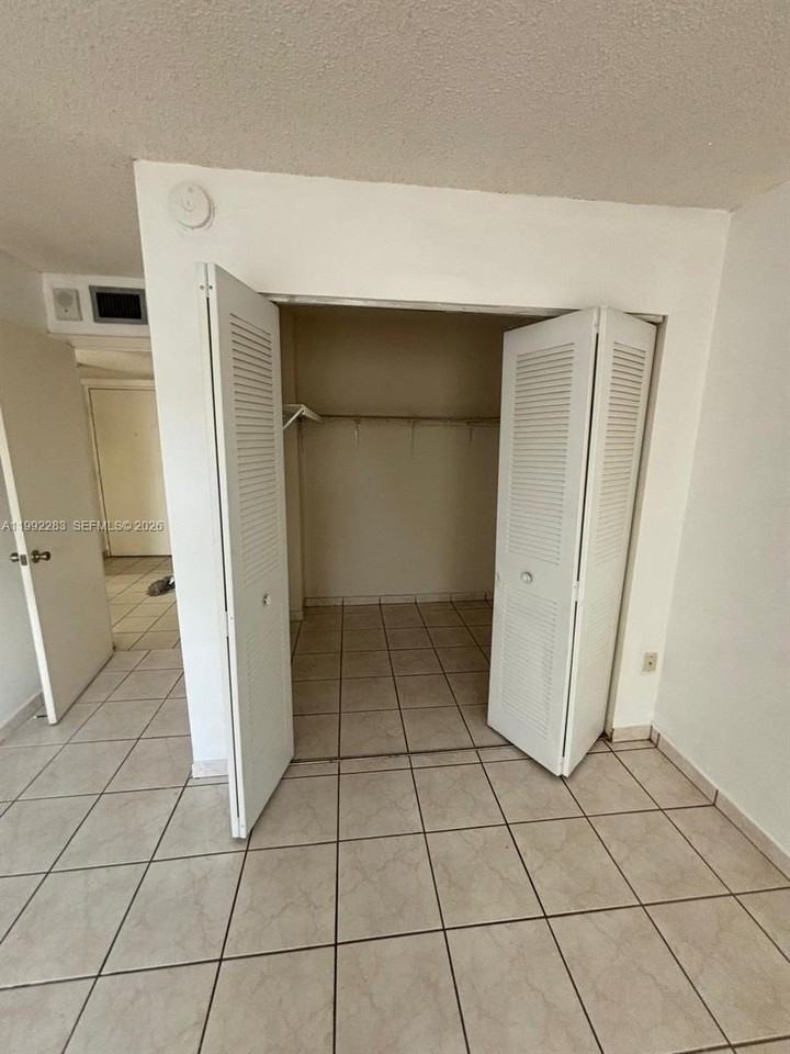 2046 W Flagler St #205 - Photo 4 of 9