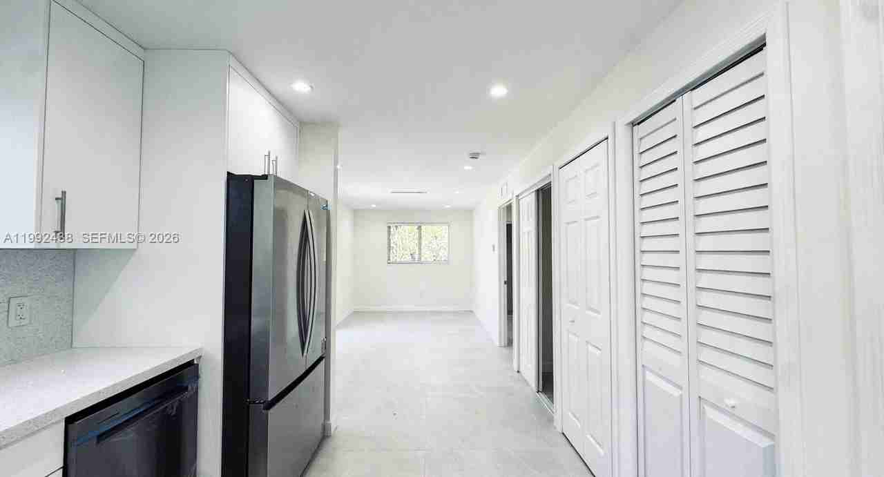8440 Sw 107th St #GH - Photo 4 of 23