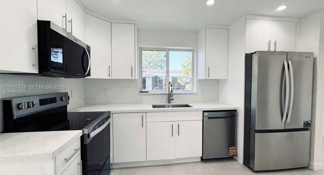 8440 Sw 107th St #GH - Photo 5 of 23
