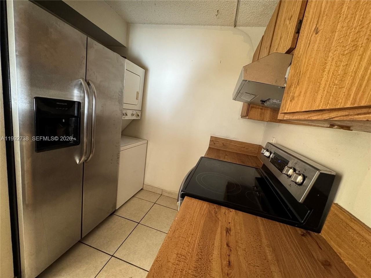 1024 Twin Lakes Dr #21F - Photo 2 of 8