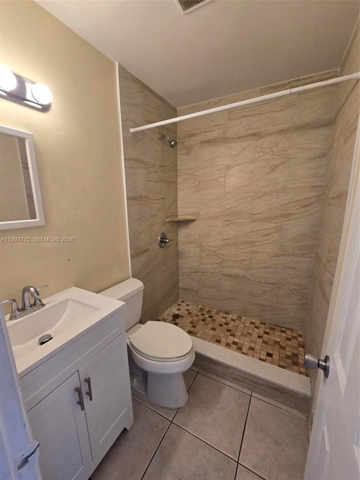 1507 Ne 5th Ave #3 - Photo 7 of 9