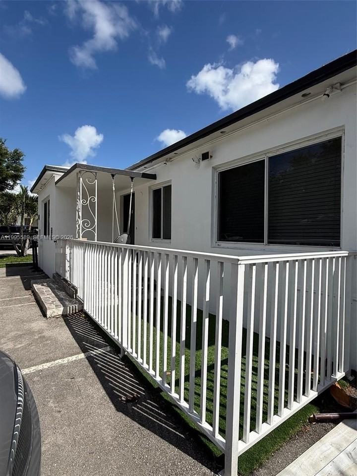 60 Ne 78th St - Photo 2 of 13