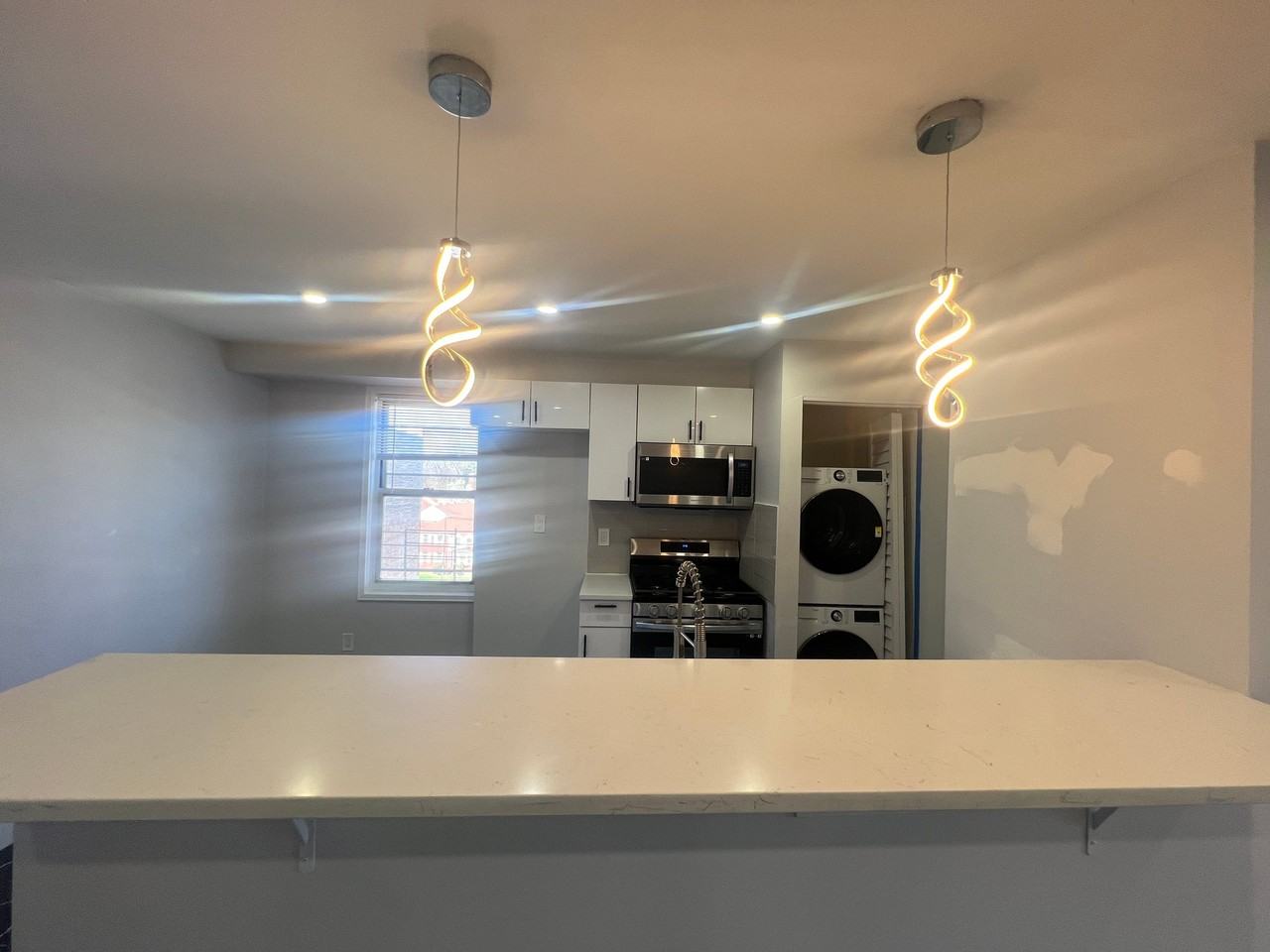 750 N Broad St #2H - Photo 3 of 12