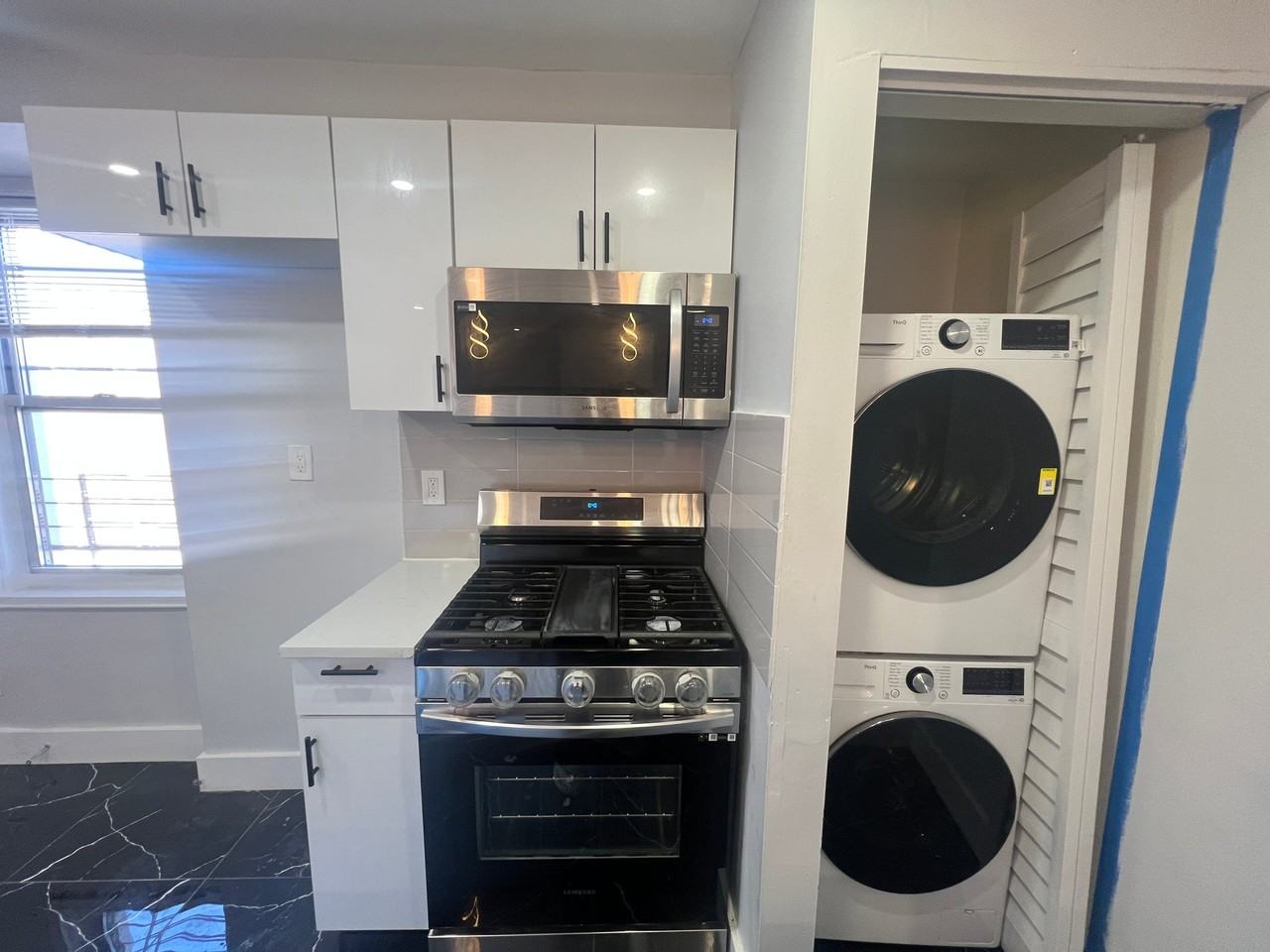750 N Broad St #2H - Photo 4 of 12