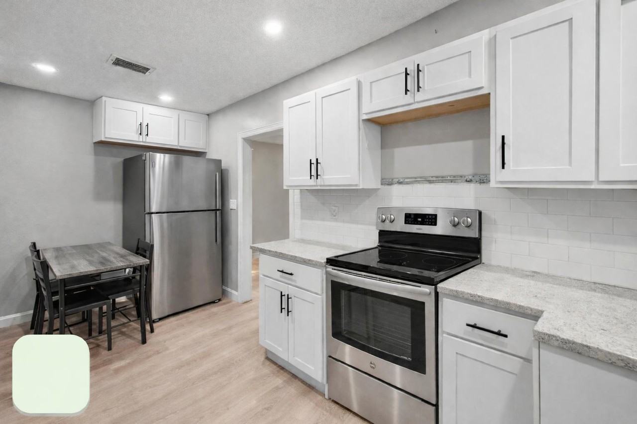 Soutel Dr - Photo 3 of 22