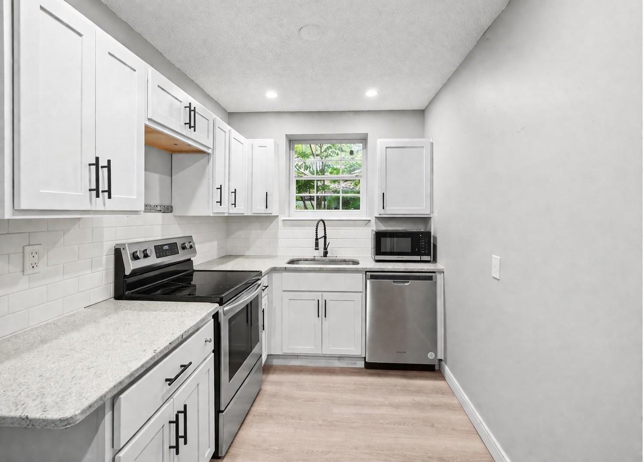 Soutel Dr - Photo 4 of 22