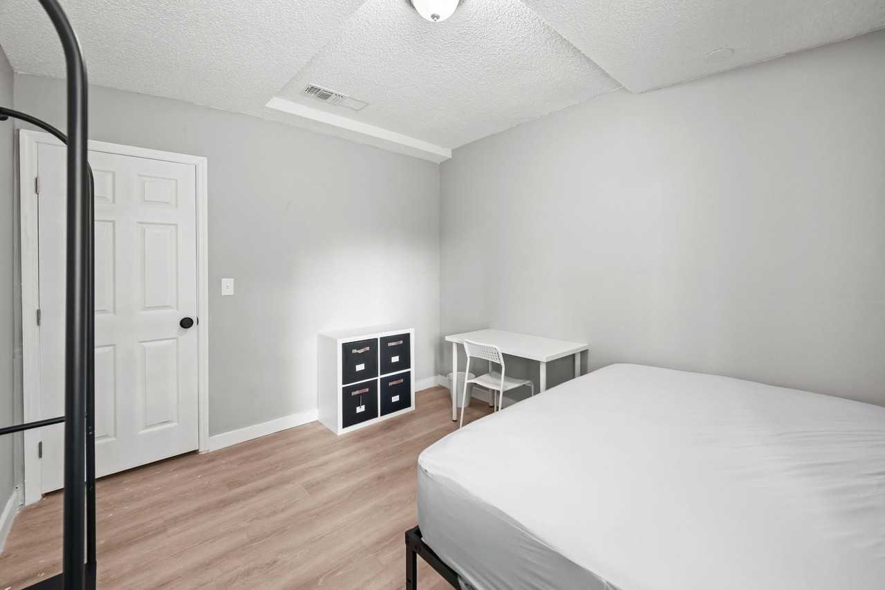 Soutel Dr - Photo 6 of 11