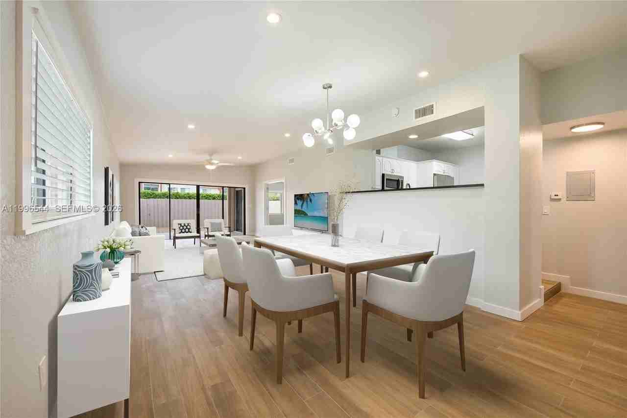 7426 Sw 106th Pl - Photo 2 of 9