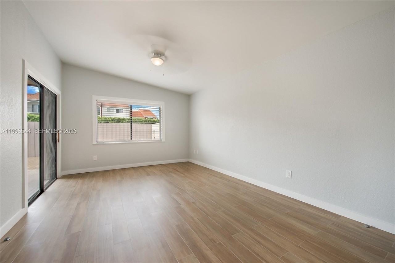 7426 Sw 106th Pl - Photo 3 of 9