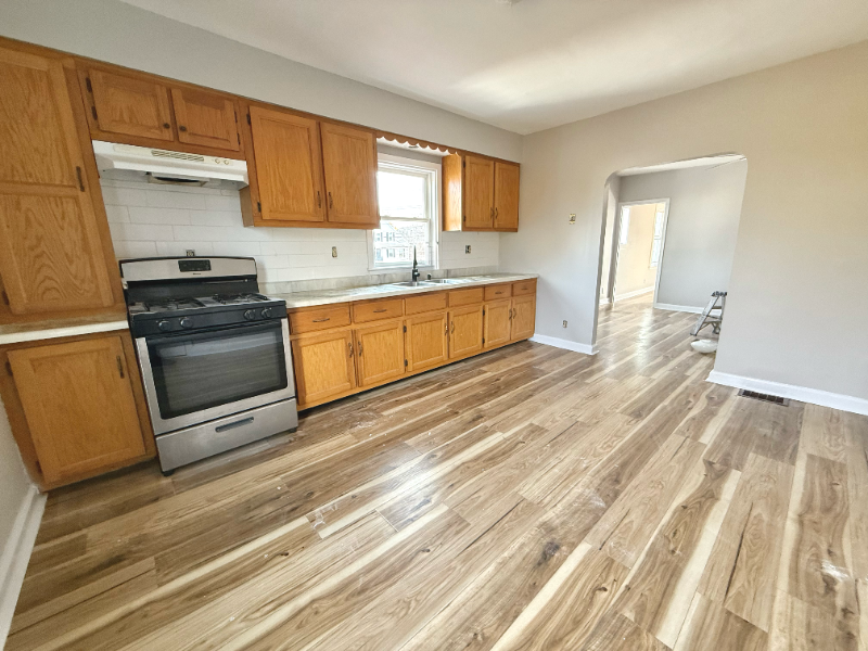 13 Brooks Ave #2 - Photo 5 of 15