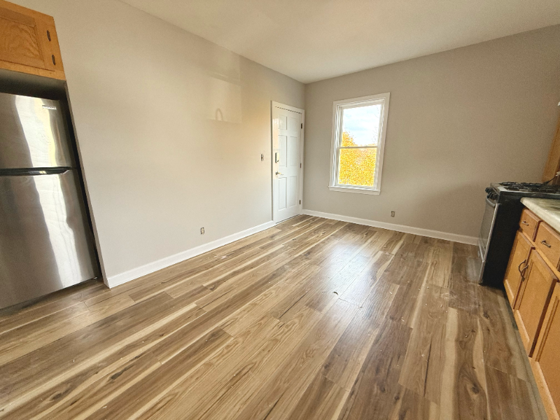 13 Brooks Ave #2 - Photo 7 of 15