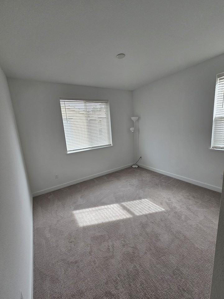 1844 Chandler Dr - Photo 2 of 2