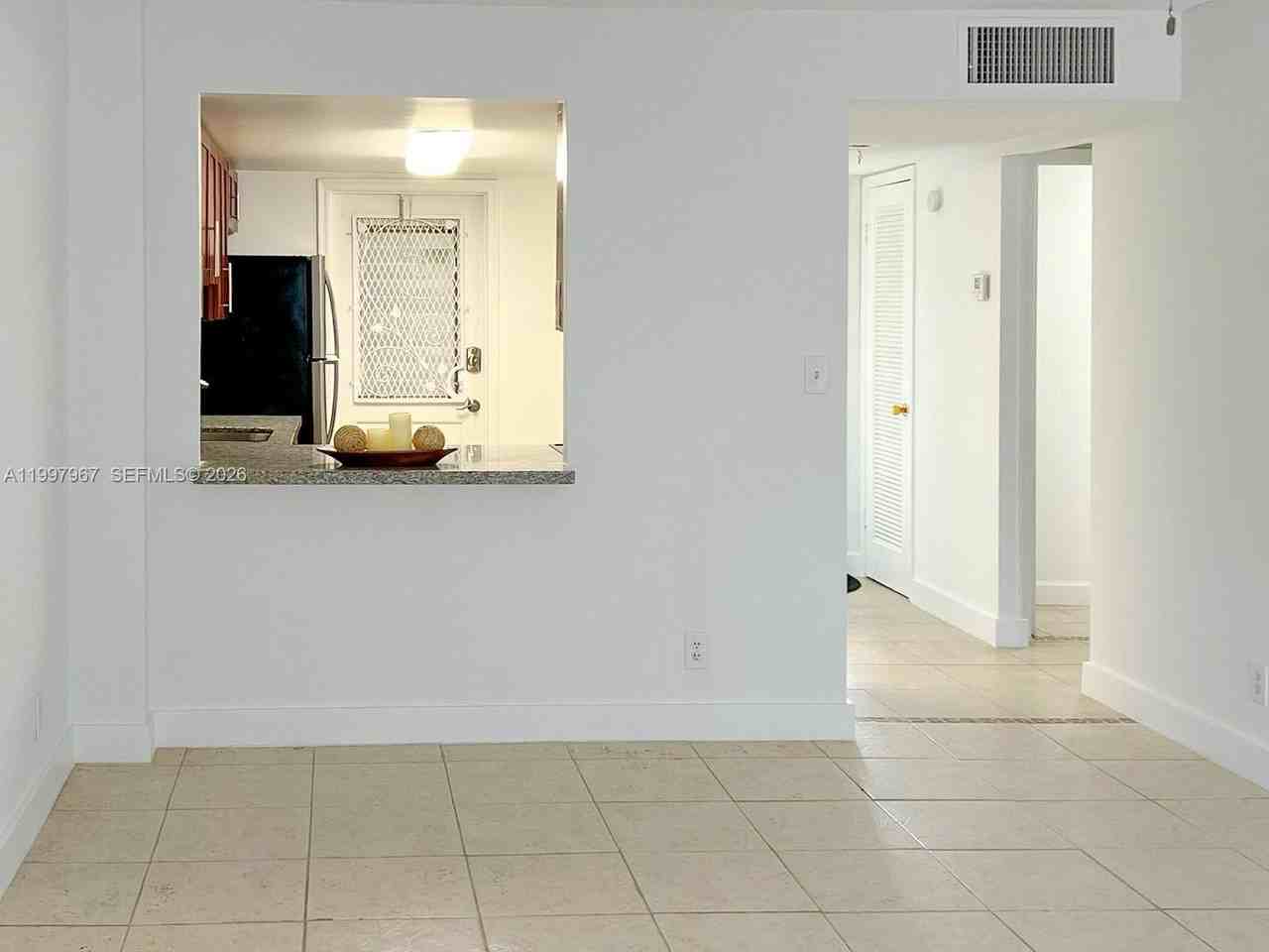 211 Ne 8th Ave #107 - Photo 6 of 18