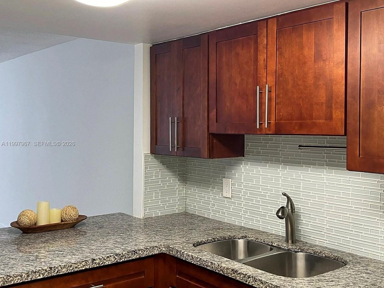 211 Ne 8th Ave #107 - Photo 7 of 18