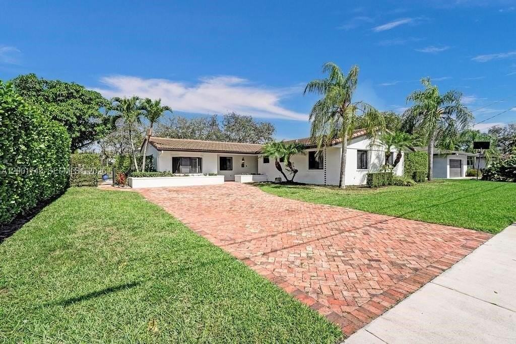 9261 Sw 85th St - Photo 2 of 25