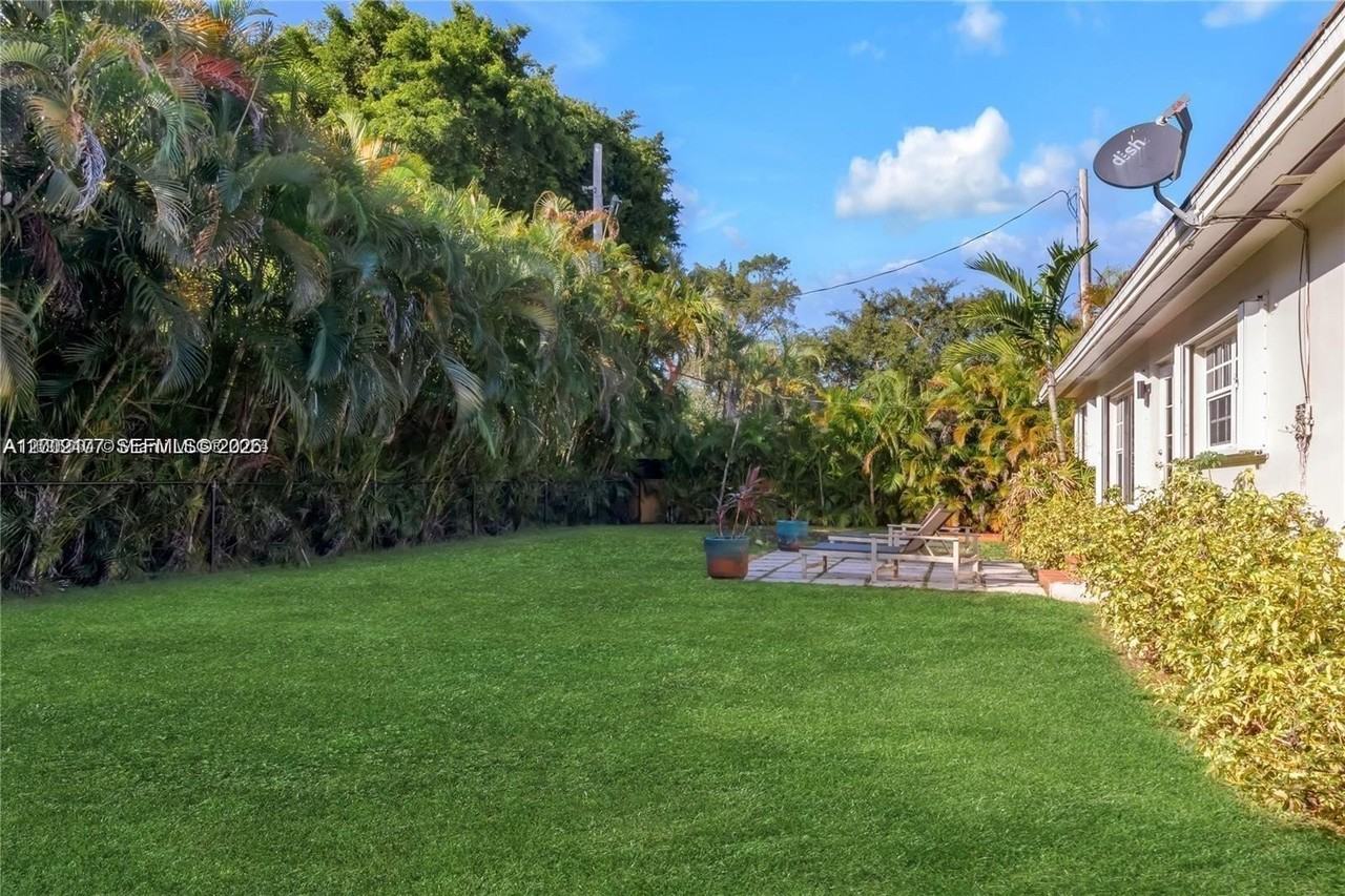 4930 Riviera Dr #0 - Photo 5 of 19