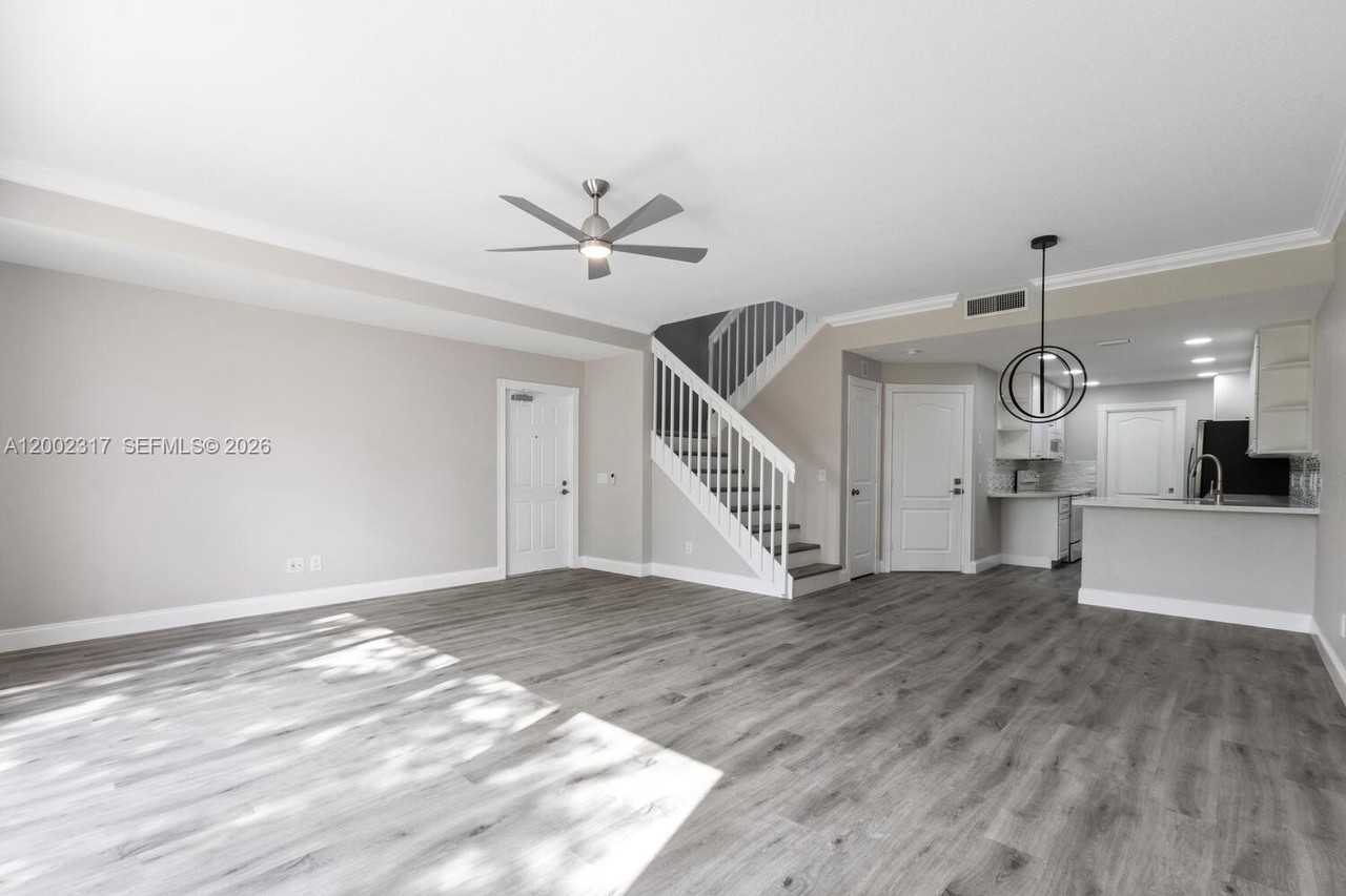 152 Santa Barbara Way #152 - Photo 4 of 24