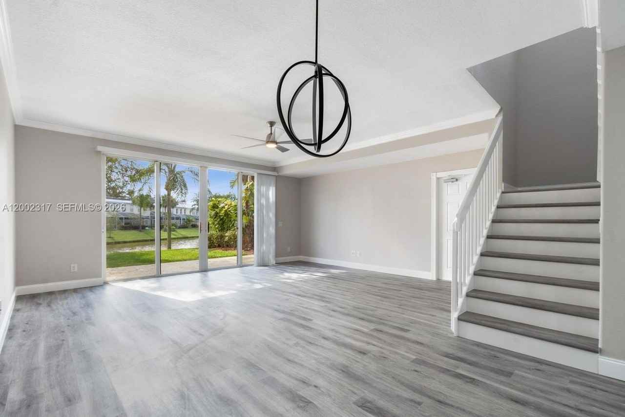 152 Santa Barbara Way #152 - Photo 5 of 24