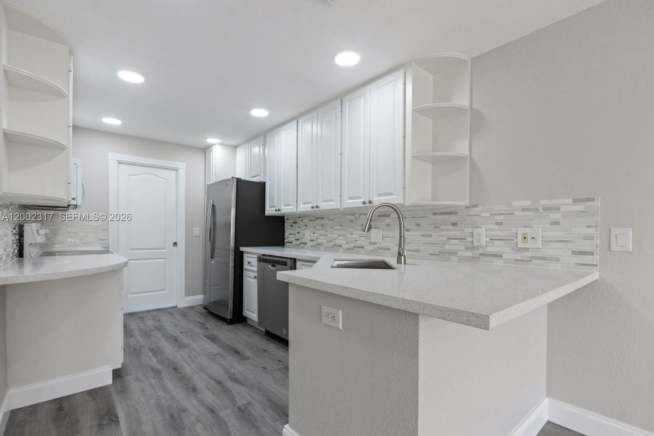 152 Santa Barbara Way #152 - Photo 7 of 24