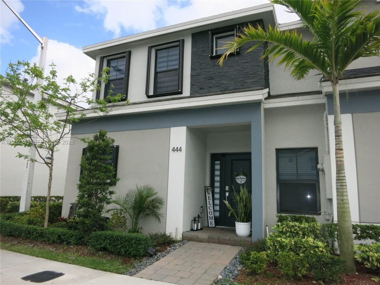 444 Ne 1st Dr - Photo 2 of 23