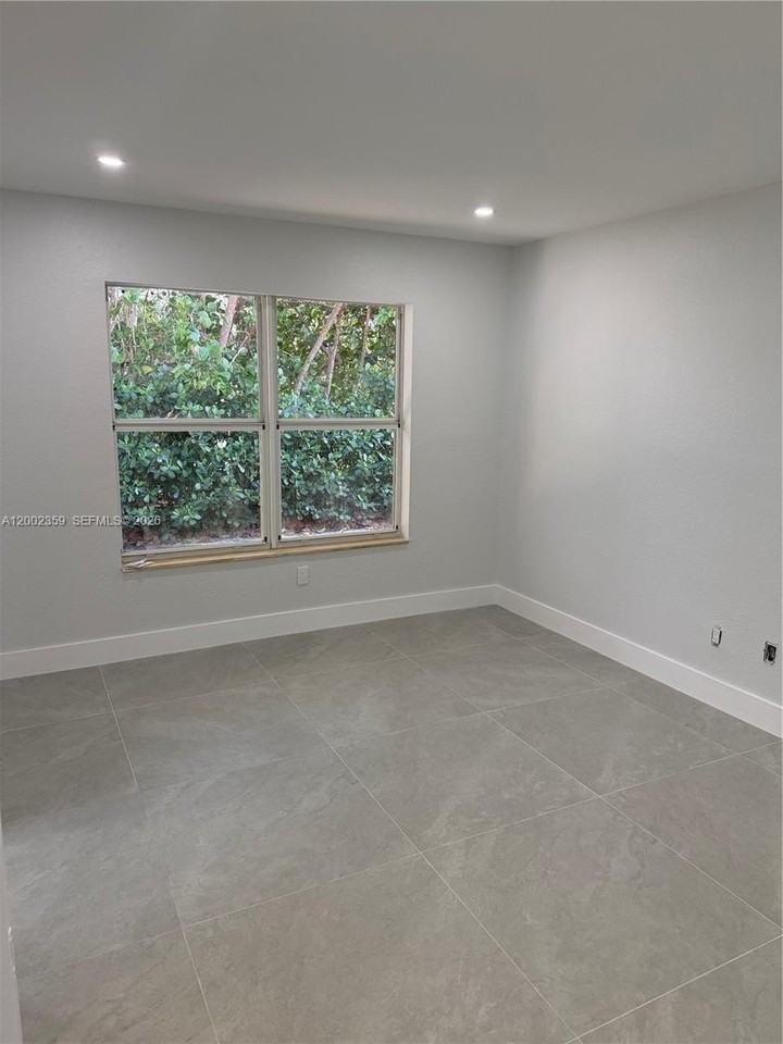 7608 Nw 38th Ct #14 - Photo 6 of 10