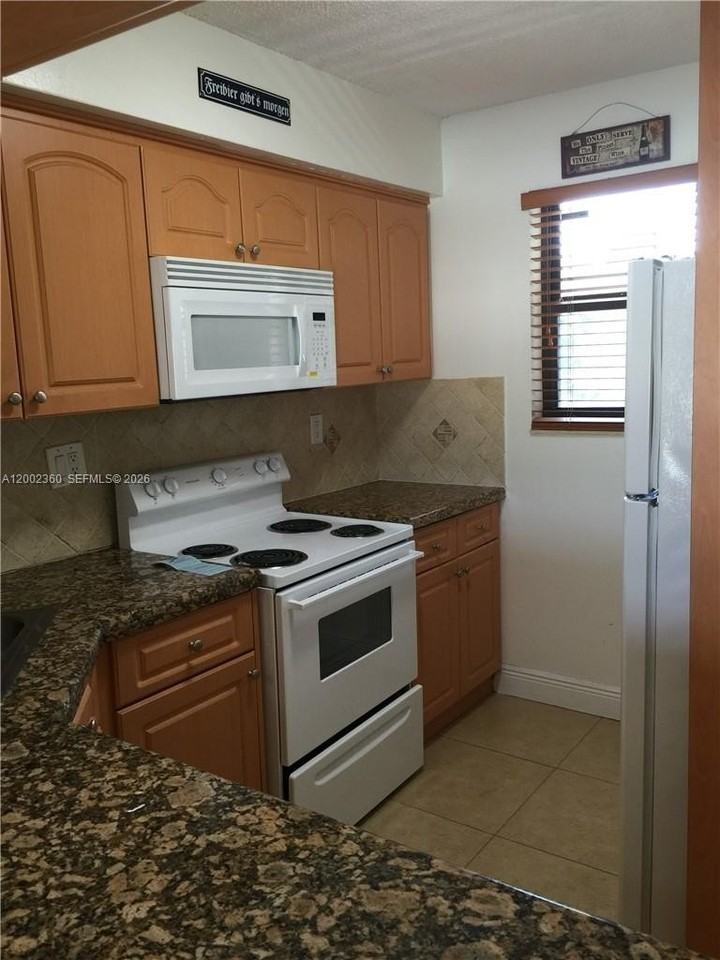 8500 Nw 8th St #308 - Photo 3 of 12