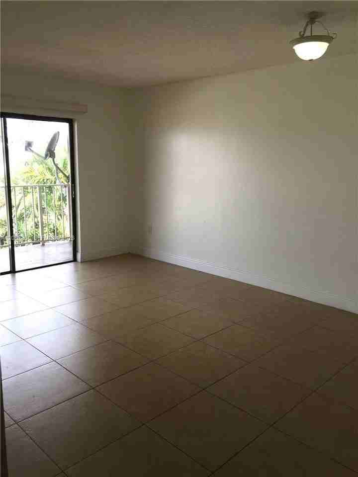 8500 Nw 8th St #308 - Photo 4 of 12