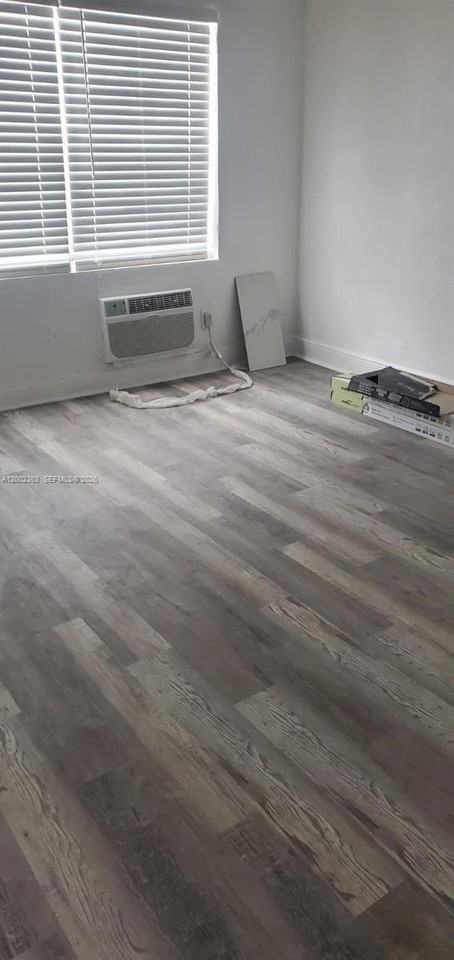 8545 Harding Ave #5 - Photo 6 of 10