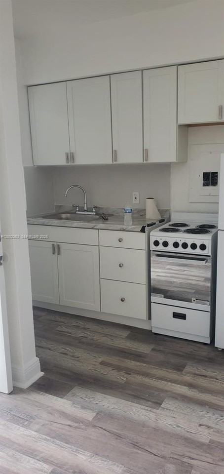 8545 Harding Ave #5 - Photo 7 of 10