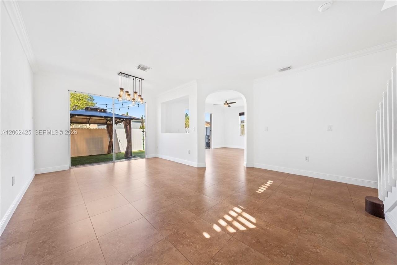 27460 Sw 138th Path #27460 - Photo 4 of 29