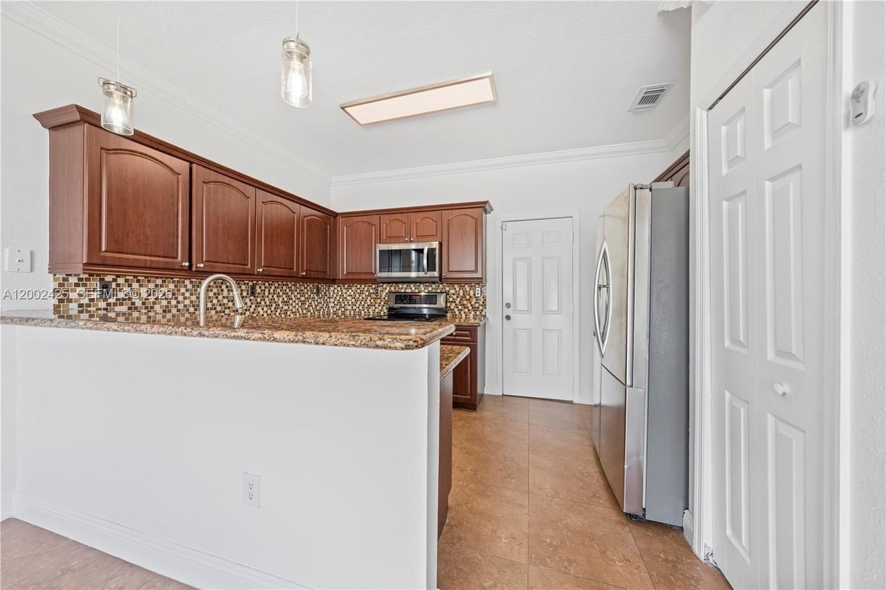 27460 Sw 138th Path #27460 - Photo 7 of 29